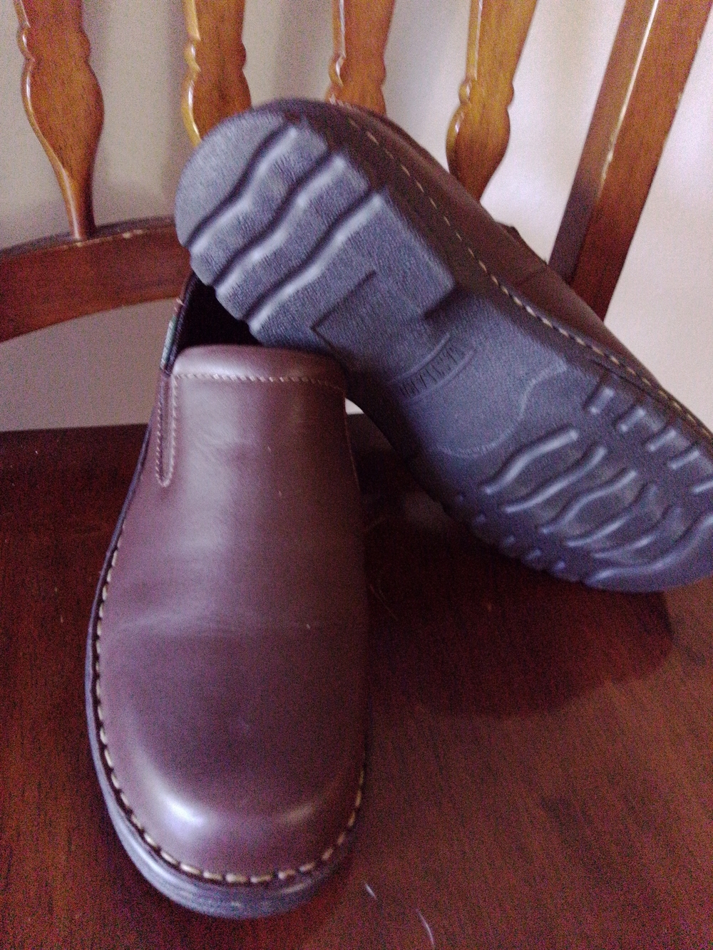 Eastland Women's Brown Leather Slip-On Loafers
